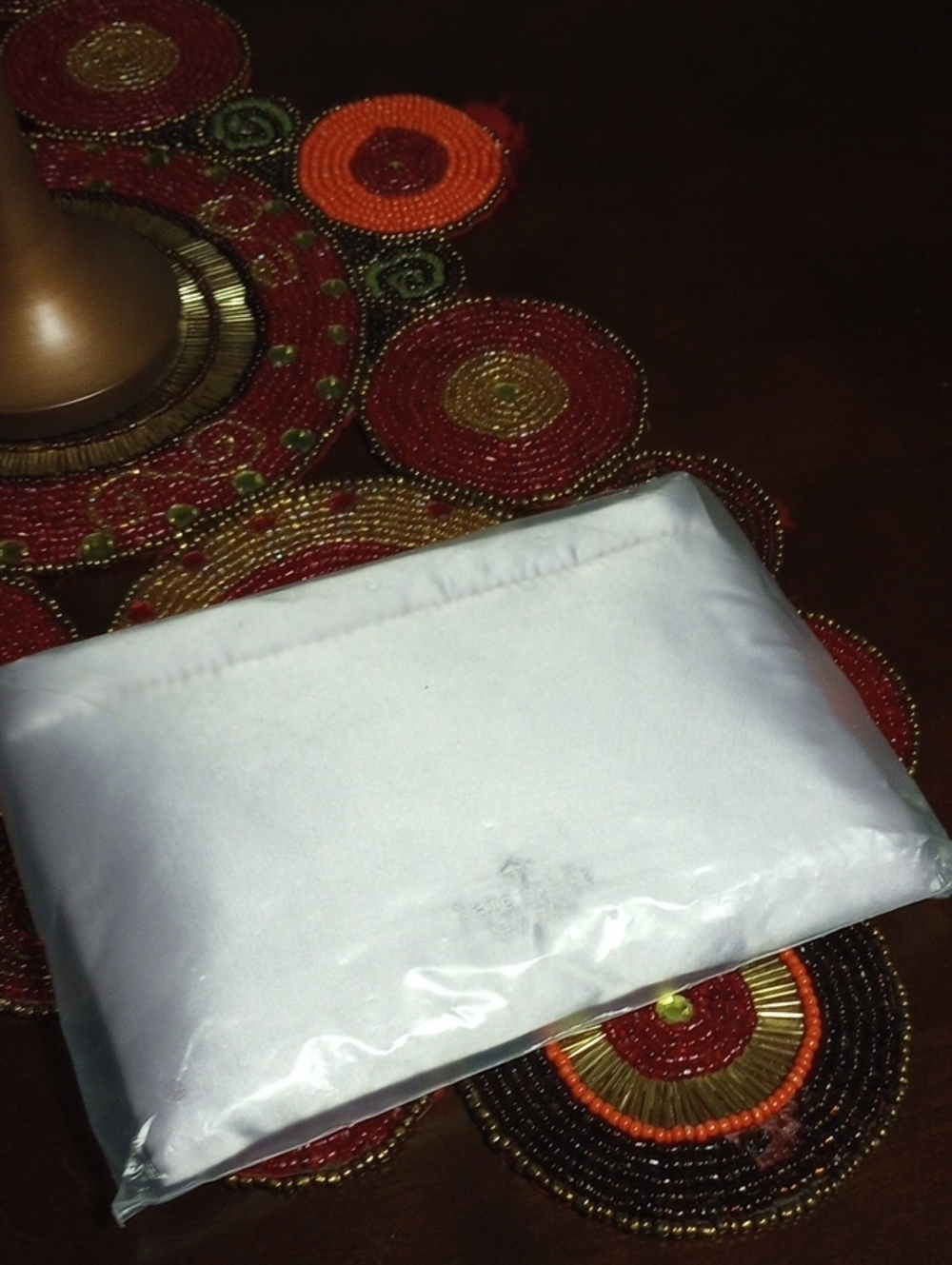 Kate Spade Eye Mask w/Pouch Set - Picture 6 of 7